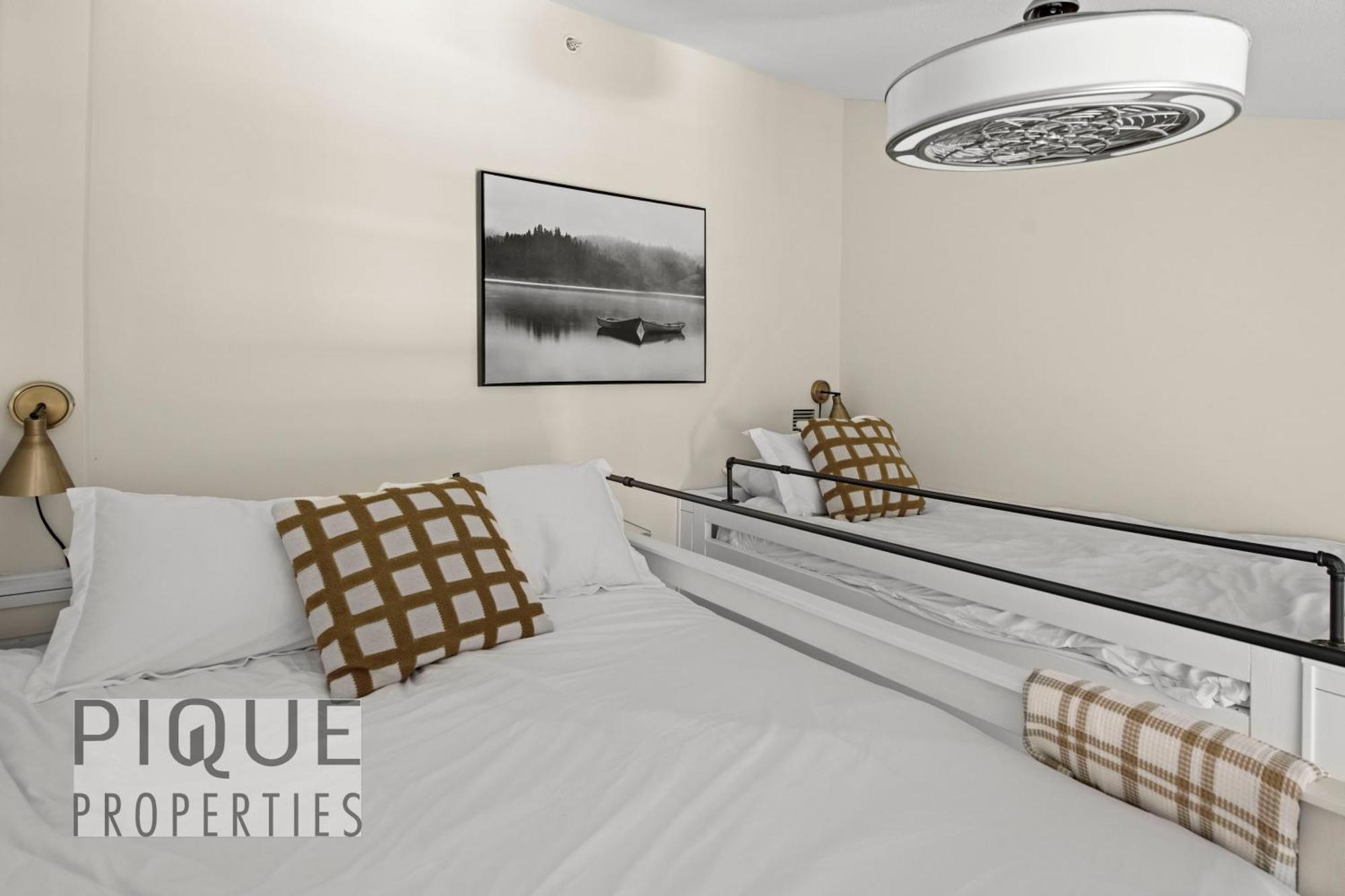 Mountain Loft Retreat, Heated Pool & Hot Tub, Ug Parking, Balcony, Wifi! Apartamento Canmore Exterior foto
